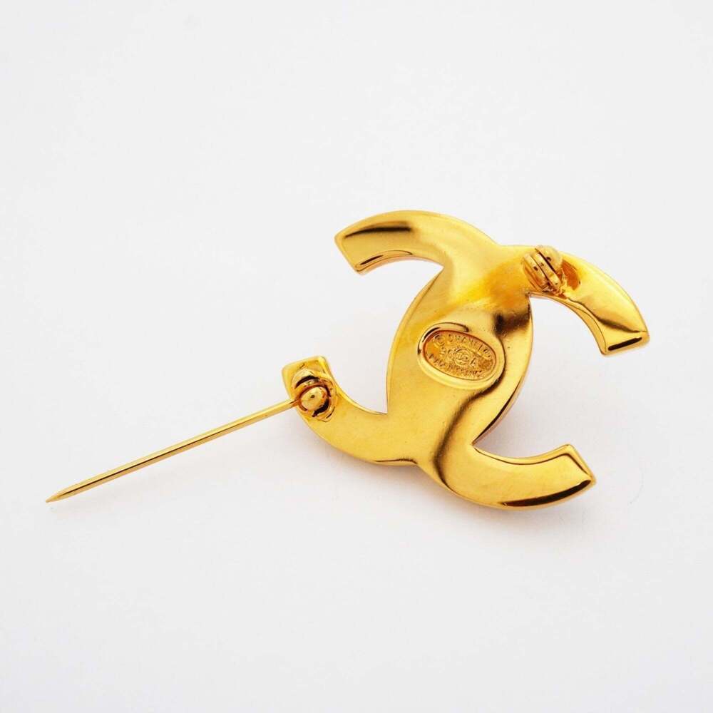 CHANEL Gold Logo Brooch - Picture 6 of 6